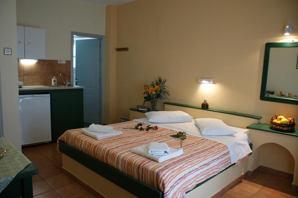 Jason Studios & Apartments Naxos City 객실 사진